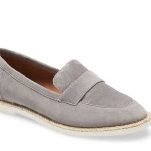 Caslon Tristan Grey Suede Flat